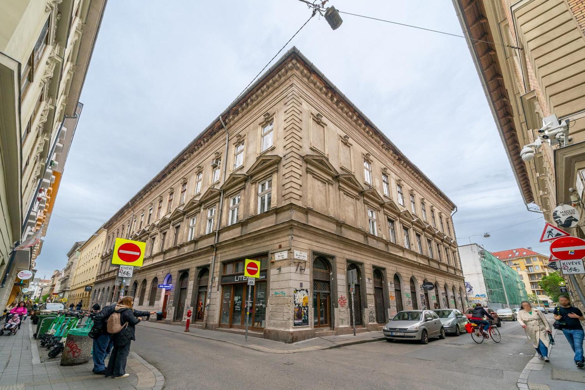 Azure Oasis In The Heart Of The City Budapeste Exterior foto
